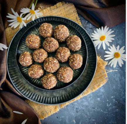 Assorted Millet Ladoo (black urad, moong dhal)